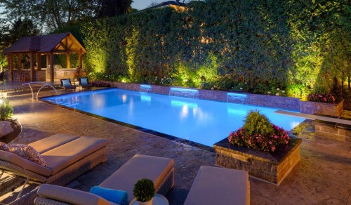 Decoration Ideas for Homes with Pools